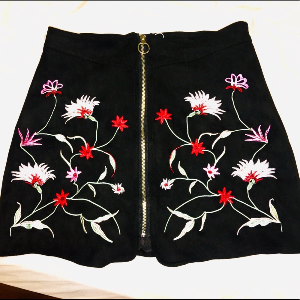 Z&I embroidered skirt